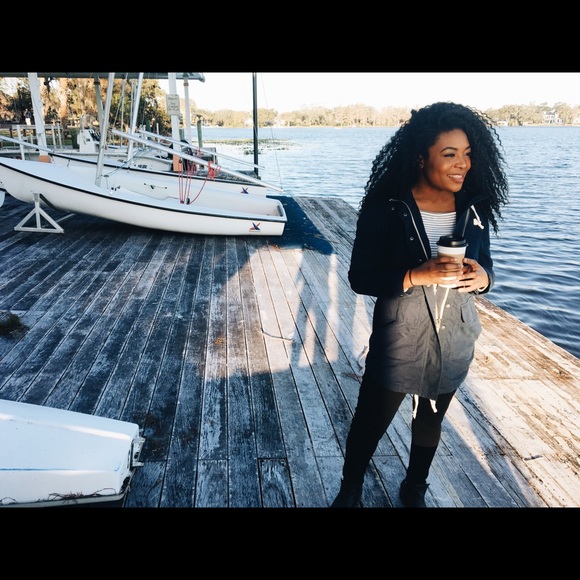 Meet your Posher, Nikki - Picture 2 of 3